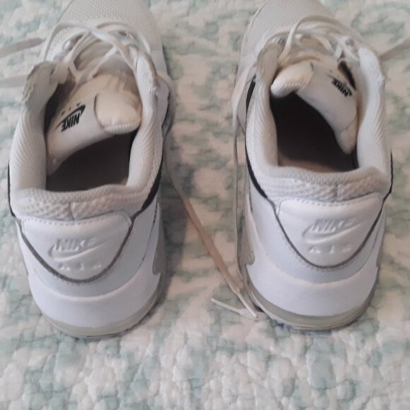 Women's Nike Air Max (CD 5432-101) Size 8 Running Shoes Excellent Condition - Picture 2 of 7